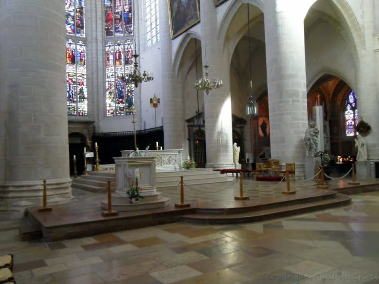 Autel de Chaire de La collégiale Notre-Dame