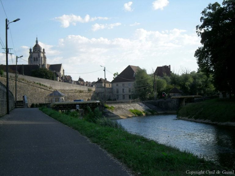 Chemin du Canal du Rhône au Rhin