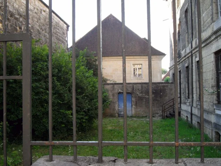 Le Pavillon des Officiers